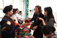 东西问｜外国政要访华，